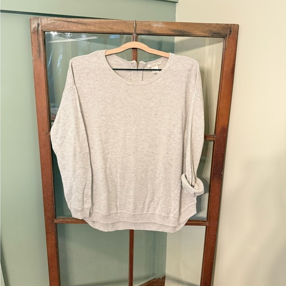 H&M Sweaters - H&M Cream Sweatshirt